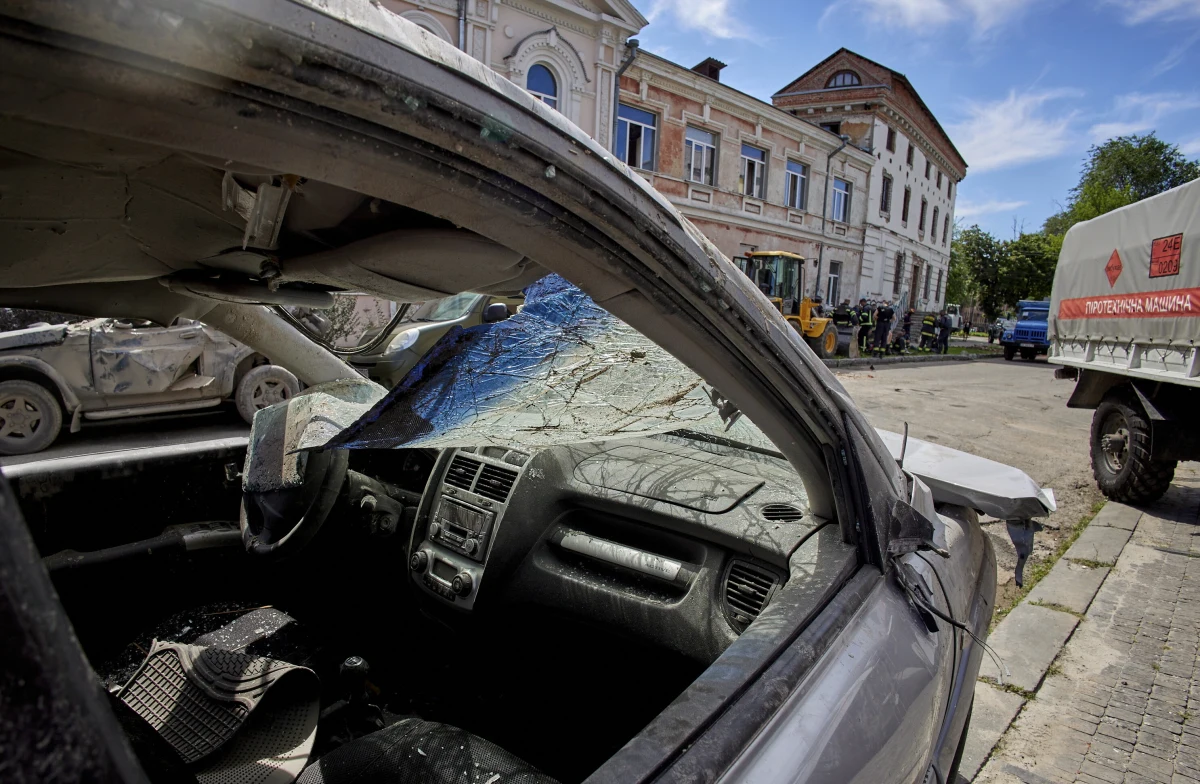 Rosyjska armia ściąga sprzęt wojskowy do obwodu biełgorodzkiego przy granicy z okupowaną częścią ukraińskiego regionu charkowskiego - pisze w sobotę Radio Swoboda. Broń może być wykorzystywana następnie na kierunku iziumskim i słowiańskim - uważają eksperci.