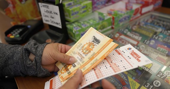 We wczorajszym losowaniu loterii Mega Millions padła główna nagroda o szacowanej wysokości 1,337 miliarda dolarów. Pieniądze trafią do szczęśliwca ze stanu Illinois.