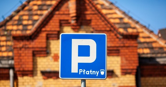 1 sierpnia zaczną obowiązywać nowe godziny funkcjonowania Strefy Płatnego Parkowania. Od poniedziałku do piątku na całym jej obszarze postój będzie płatny do godziny 20:00.