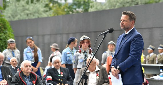 W Warszawie trwają obchody 78. rocznicy Powstania Warszawskiego. Na terenie całej stolicy będą odbywały się uroczystości i różnego rodzaju wydarzenia upamiętniające powstańczy zryw. Z tego powodu wprowadzone zostaną zmiany w ruchu i parkowaniu. Sprawdź co zmieni się w niedzielę.