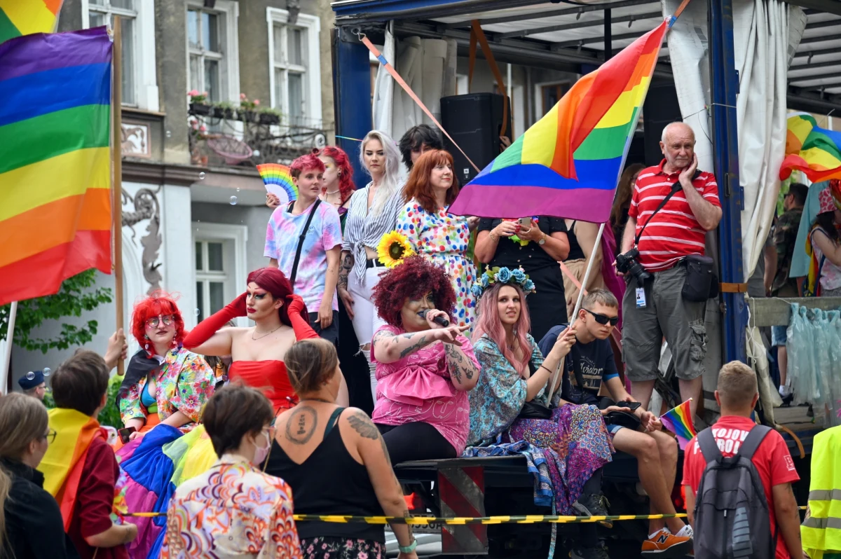 Szczeciński Marsz Równości przebiegł bez incydentów – poinformowała oficer prasowa KMP w Szczecinie. Marsz przeszedł ulicami miasta po raz czwarty.