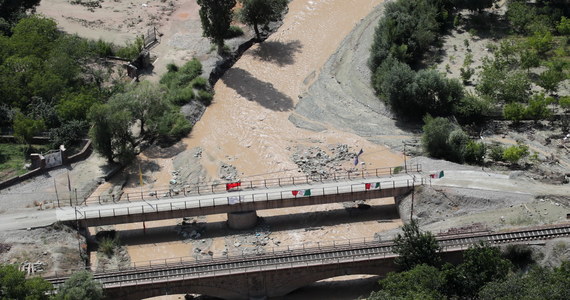 Co najmniej 69 osób zginęło w trwających od dwóch tygodni powodziach i osuwiskach w Iranie. Dotkniętych kataklizmem zostało ponad 20 z 31 prowincji.