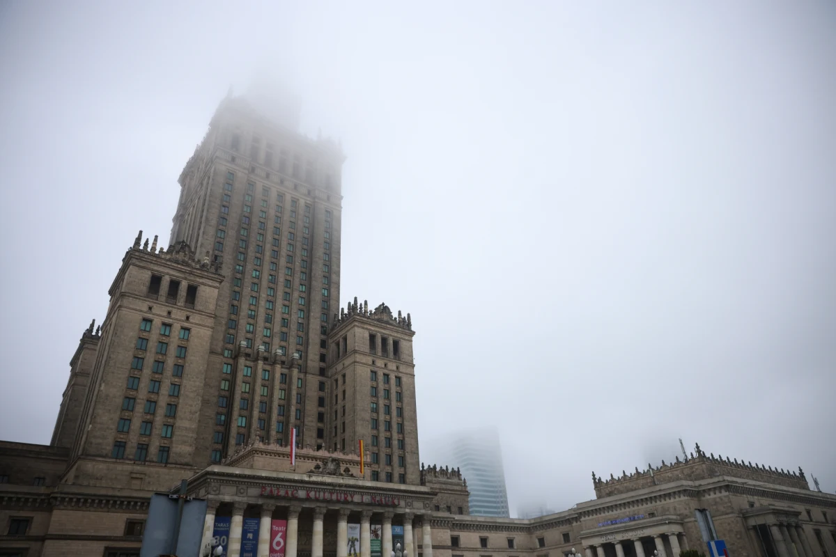 W poniedziałek od zachodu napływać będzie do Polski ciepłe i wilgotne powietrze polarno-morskie. Lokalnie może spaść przelotny deszcz, a na południowym zachodzie prognozowane są burze - powiedziała Dorota Pacocha z IMGW.