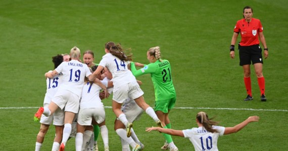 Reprezentacja Anglii po raz pierwszy w historii triumfowała w piłkarskich mistrzostwach Europy kobiet. W finale na londyńskim Wembley "Lwice" pokonały ośmiokrotne złote medalistki - Niemki 2:1 po dogrywce.