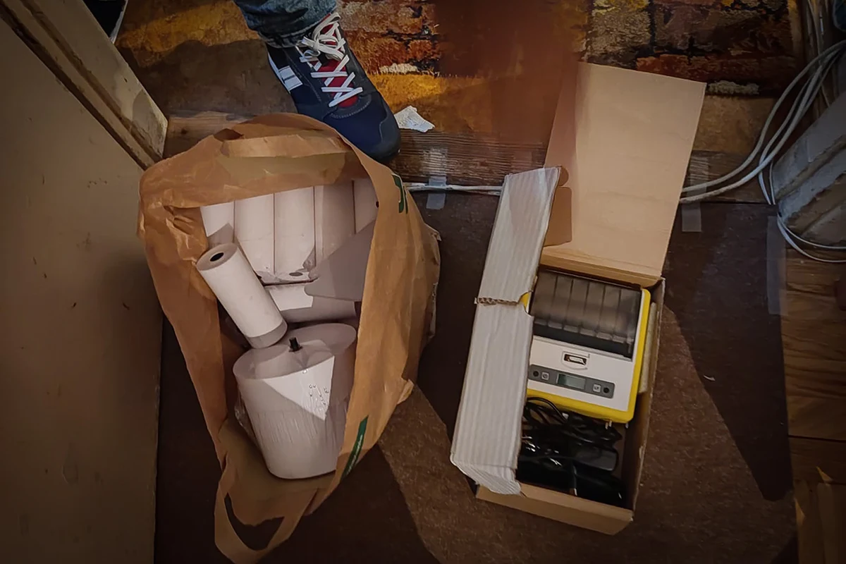 Funkcjonariusze CBŚP z Poznania rozbili zorganizowaną grupę przestępczą, której członkowie zajmowali się nielegalnym obrotem różnego rodzaju leków. Zatrzymano 9 osób, w tym 2 policjantów.