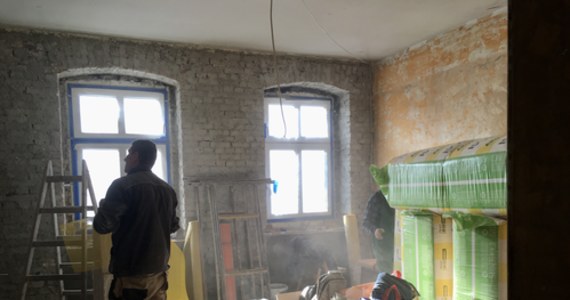 Katowice po krótkiej przerwie wznawiają realizację programu „Mieszkanie za remont”. Do tej pory zrealizowano w mieście 17 edycji tego projektu. Umożliwia on wynajęcie w dobrej cenie mieszkania od miasta w zamian za przeprowadzenie remontu.