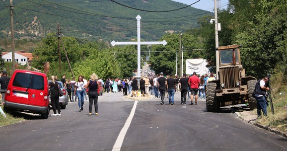 ​Na granicy Serbii i Kosowa, gdzie od niedzieli była napięta sytuacja, został przywrócony ruch - informują lokalne media. Zniknęły barykady postawione przez Serbów kosowskich.
