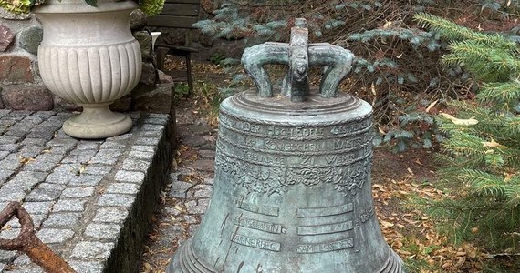 W 2015 roku odnaleziono dzwon z 1672 roku, zaginiony z kościoła w Kołbaskowie ( Zachodniopomorskie). Barokowy dzwon był jednak bez serca, a jego losy nie były do końca jasne. Tym razem udało się je odnaleźć na cmentarzu w Smolęcinie. 