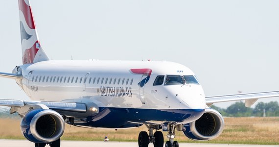 British Airways wstrzymuje na co najmniej tydzień sprzedaż biletów na loty z lotniska Heathrow w Londynie. Dotyczy to tras krajowych i europejskich, zatem także lotów do Polski. Powodem są dzienne limity pasażerów.