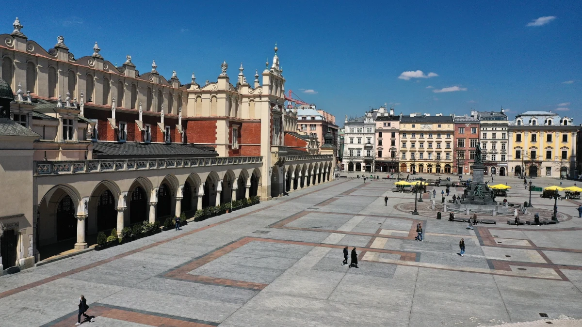 Sukiennice - renesansowa perełka Krakowa - obchodzą dziś swoje święto. To najstarsza wciąż działająca galeria handlowa w Polsce i jeden z najważniejszych symboli miasta. 