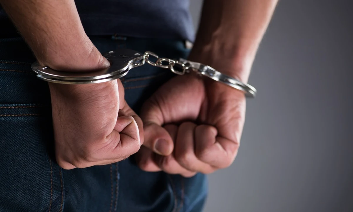 Ponad 80 mężczyzn podejrzanych o zbiorowy gwałt na ośmiu kobietach stanęło w poniedziałek przed sądem w mieście Krugersdorp na zachód od Johannesburga w Republice Południowej Afryki.