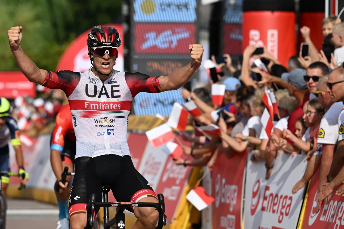 Niemiec Pascal Ackermann (UAE Team Emirates) wygrał w Sanoku czwarty etap wyścigu kolarskiego Tour de Pologne. Żółtą koszulkę lidera zachował Kolumbijczyk Sergio Higuita (Bora-hansgrohe), mimo że w końcówce ucierpiał w kraksie.