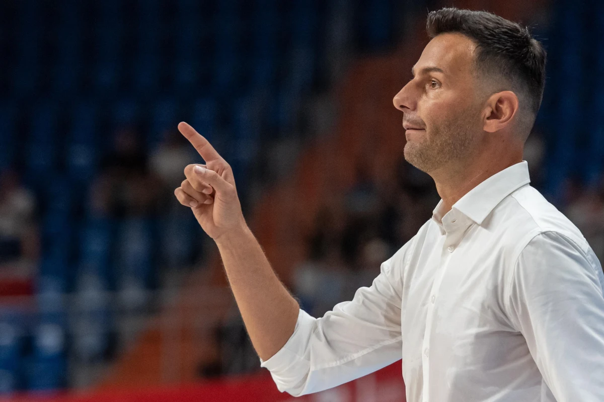 Już 4 sierpnia reprezentacja Polski rozpocznie w Warszawie przygotowania do EuroBasketu 2022 oraz meczów w ramach prekwalifikacji do mistrzostw Europy 2025. W szerokim składzie koszykarskiej kadry doszło do zmian.