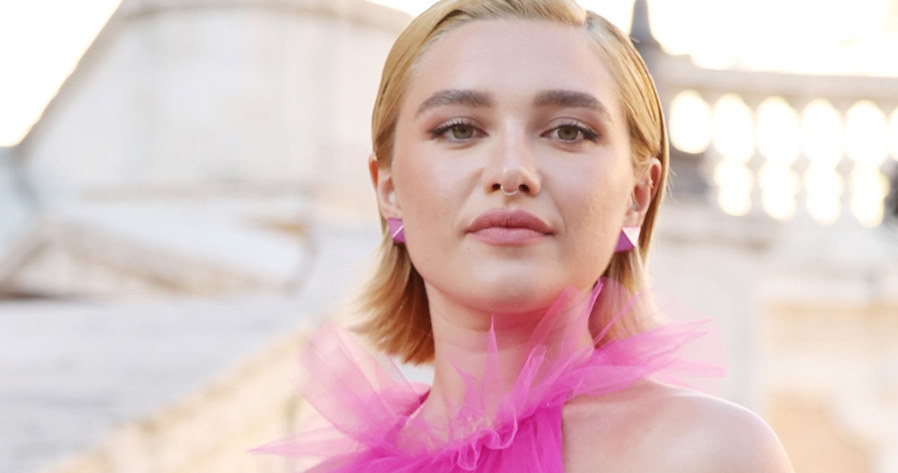 Tuż przed premierą filmu "Nie martw się, kochanie" wyszło na jaw, że Florence Pugh była zażenowana romansem jej ekranowego partnera Harry'ego Stylesa z reżyserką produkcji Olivią Wilde. Ta ostatnia w trakcie zdjęć była bowiem wciąż oficjalnie związana z ojcem swoich dzieci - Jasonem Sudeikisem.