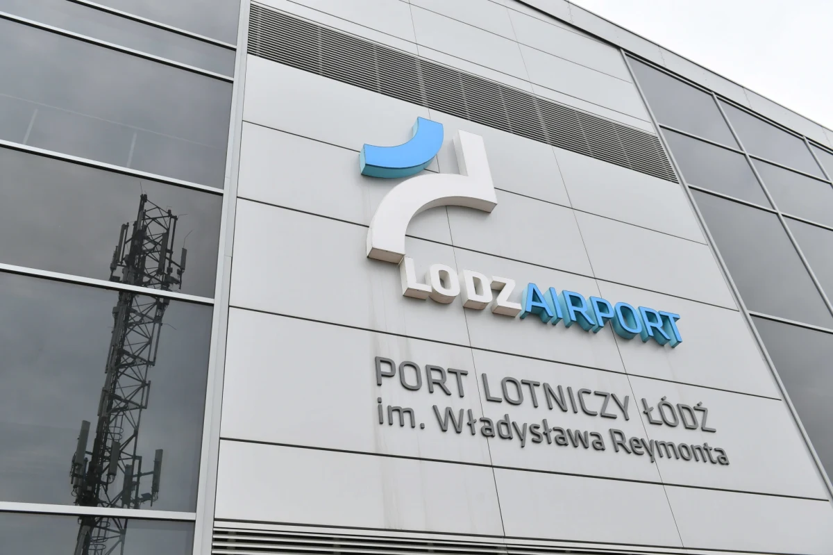 Lotnisko w Łodzi przez połowę wakacji obsłużyło 20 tys. pasażerów czarterowych; najwięcej z nich wypoczywało na Riwierze Tureckiej. Mimo wzrostu cen wczasów, liczba turystów jest wyższa niż przed pandemią - podsumowały półmetek sezonu władze Portu Lotniczego im. Reymonta.