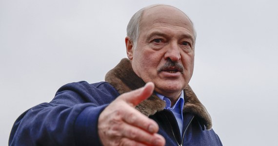 Prezydent Białorusi Alaksandr Łukaszenka poinformował, że niedługo wprowadzona zostanie przyspieszona procedura nadawania białoruskiego obywatelstwa m.in. Polakom. "Drzwi są otwarte" - poinformował.