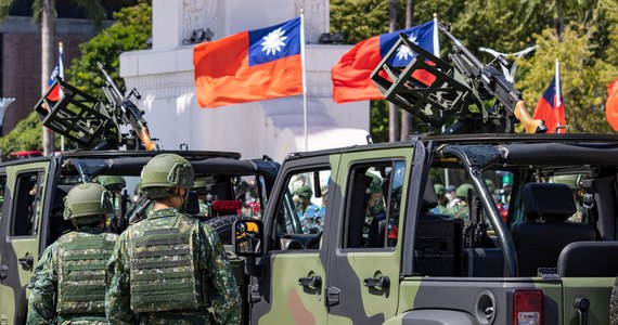 ​Ministerstwo obrony Tajwanu poinformowało w czwartek, że niezidentyfikowane samoloty, prawdopodobnie drony, przeleciały w nocy ze środy na czwartek nad rejonem wysp Kinmen położonych w pobliżu południowo - wschodnich wybrzeży Chin. Wystrzelono flary, aby zmusić je do odwrotu.