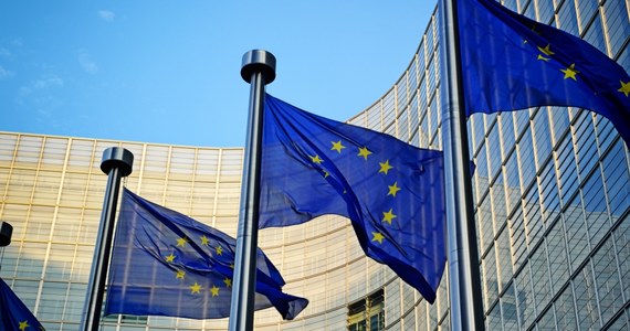 Komisja Europejska zatwierdziła 31 mln euro z programu REACT-EU dla Polski, w tym przesunięcie części tych środków na pomoc uchodźcom z Ukrainy. Fundusz finansowy REACT-EU powstał w Unii Europejskiej, aby niwelować w krajach unijnych negatywne skutki pandemii Covid-19. 