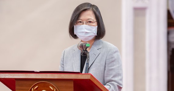 "Działania Chin nie tylko podważają status quo w Cieśninie Tajwańskiej, naruszają suwerenność Tajwanu, ale także (...) w bezprecedensowy sposób zagrażają transportowi morskiemu, lotniczemu oraz normalnemu funkcjonowaniu handlu międzynarodowego" - powiedziała prezydent Tajwanu Tsai Ing-wen.