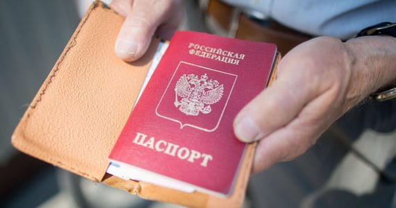 ​Estoński minister spraw zagranicznych zaproponował włączenie zakazu wydawania wiz Rosjanom do nowego pakietu unijnych sankcji. Komisja Europejska już wcześniej jednak wskazywała, że taki pomysł jest sprzeczny z normami Wspólnoty.