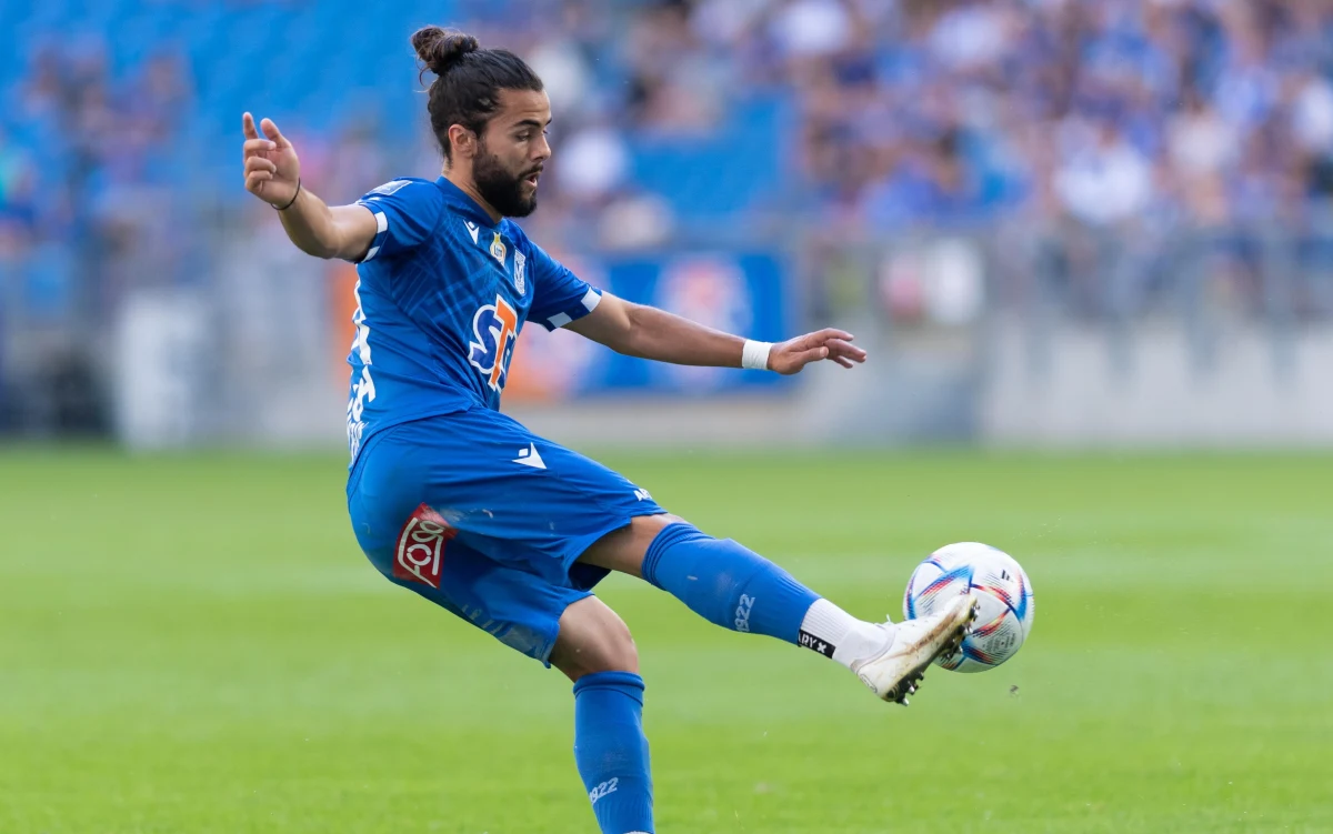 ​Piłkarze Lecha Poznań przegrali na wyjeździe z Vikingurem Reykjavik 0:1 (0:1) w pierwszym meczu 3. rundy kwalifikacji Ligi Konferencji. Rewanż rozegrany zostanie za tydzień w stolicy Wielkopolski.