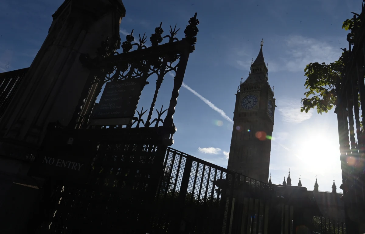 Były minister finansów Rishi Sunak wyraźnie wygrał - według zgromadzonych w studiu widzów - przeprowadzoną w czwartek wieczorem debatę telewizyjną kandydatów na nowego premiera Wielkiej Brytanii. Ale to wciąż szefowa dyplomacji Liz Truss jest faworytką wyborów.