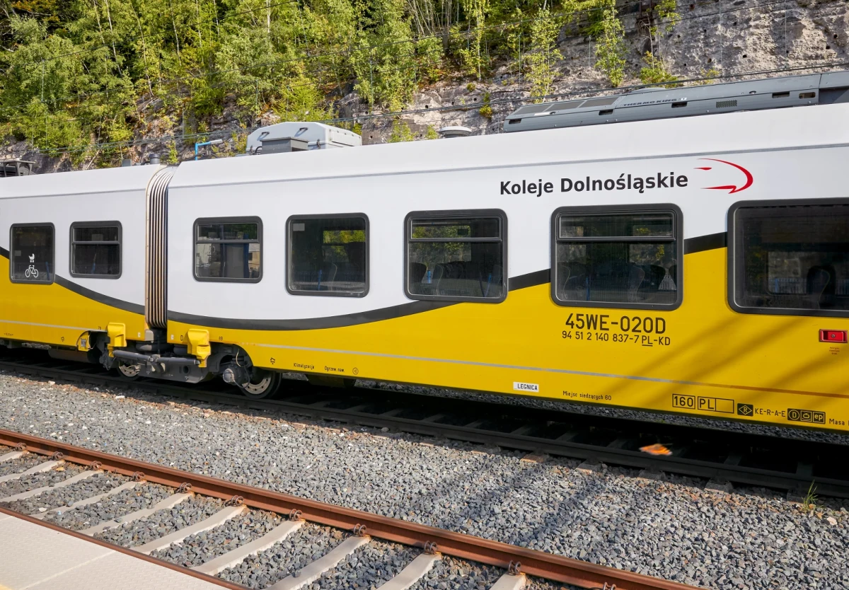 Spółka Polregio po informacjach zarządu województwa dolnośląskiego, że od grudnia, w nowym rozkładzie jazdy część przewozów pasażerskich na trasie Wrocław-Głogów będą obsługiwać Koleje Dolnośląskie zapewniła: od najbliższego piątku, 5 sierpnia nie przewidujemy odwołań żadnych kursów.

