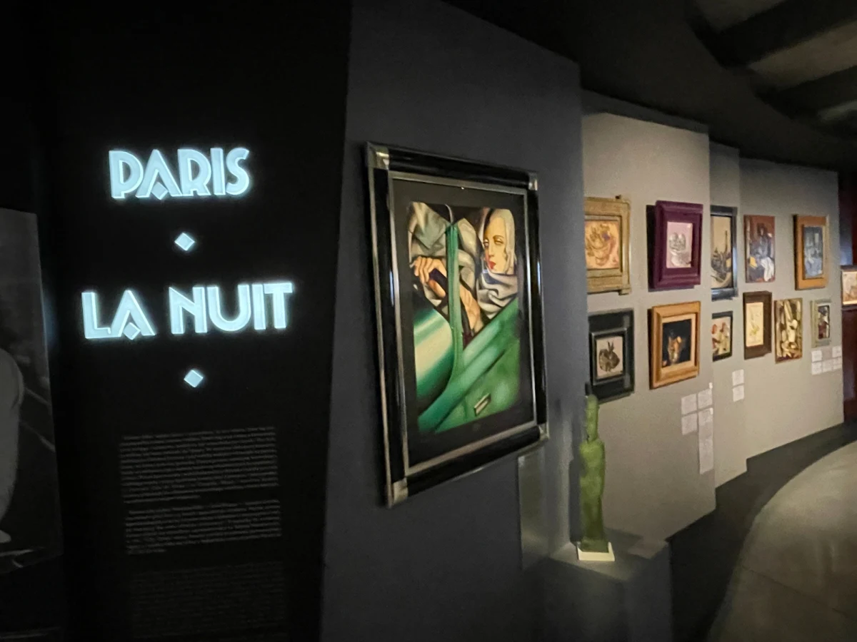 ​Jeszcze tylko do 14 sierpnia w Muzeum Narodowym w Lublinie można podziwiać wystawę "Tamara Łempicka - kobieta w podróży". Zainteresowanie pobiło rekordy wszechczasów, dlatego w ostatnie dwa weekendy wydłużono godziny otwarcia ekspozycji do północy.