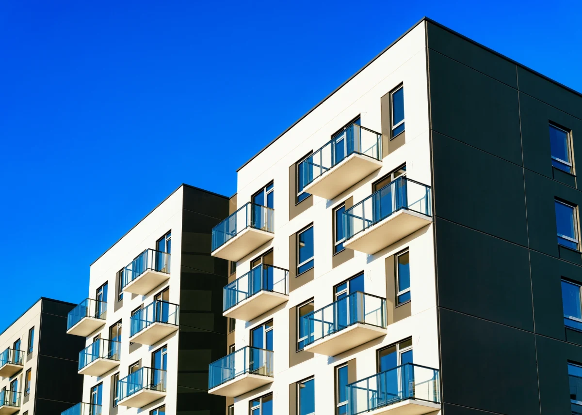 Sejm przyjął wreszcie przepisy, na które czekają kredytobiorcy. Banki będą zwracać klientom tzw. opłatę pomostową. 