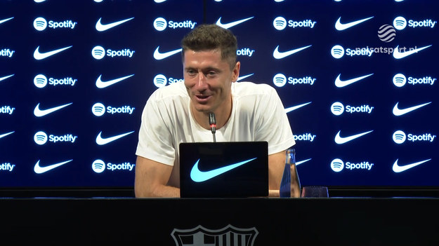 Piłkarz Barcelony Robert Lewandowski na pierwszej konferencji prasowej po oficjalnej prezentacji na Camp Nou nie ukrywał satysfakcji. - Moje emocje sięgnęły zenitu, gdy zobaczyłem tylu fanów, którzy przyszli mnie powitać - powiedział polski napastnik.