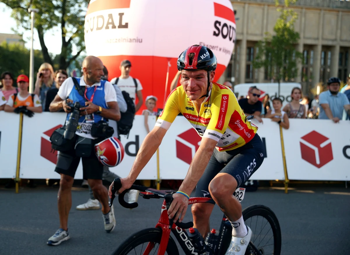 Brytyjski kolarz Ethan Hayter z ekipy Ineos Grenadiers został w Krakowie zwycięzcą 79. wyścigu kolarskiego Tour de Pologne. Drugie miejsce zajął Holender Thymen Arensman (DSM), a trzecie Hiszpan Pello Bilbao (Bahrain Victorious). Ostatni etap wygrał Francuz Arnaud Demare (Groupama-FDJ).