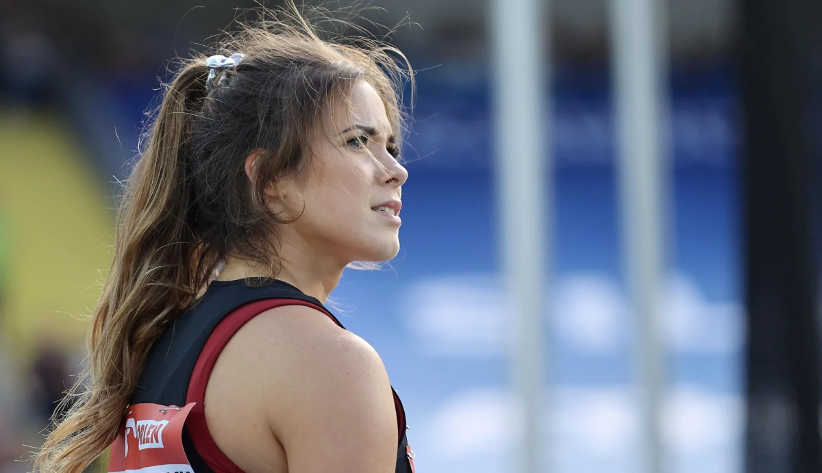 ​Maria Andrejczyk, wicemistrzyni olimpijska z Tokio w rzucie oszczepem, poinformowała, że z powodu kłopotów zdrowotnych zmuszona jest przedwcześnie zakończyć sezon. Oznacza to, że nie wystąpi m.in. w sobotnim mityngu Diamentowej Ligi w Chorzowie i mistrzostwach Europy w Monachium.