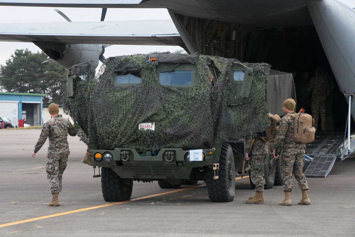 Administracja prezydenta USA Joe Bidena przygotowuje kolejny pakiet pomocy wojskowej dla Ukrainy o wartości 1 mld dolarów. W jego skład ma wejść m.in. amunicja do broni dalekiego zasięgu oraz opancerzone wozy medyczne - podała agencja Reutera. 