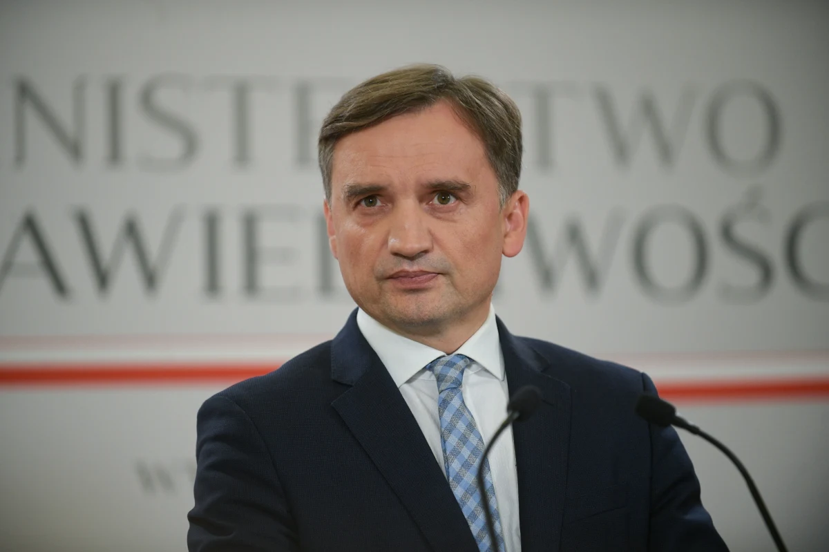 Prokuratura Okręgowa w Warszawie wszczęła śledztwo ws. wypadku polskiego autokaru w Chorwacji. Dochodzenie dotyczy sprowadzenia katastrofy w ruchu lądowym, w której zginęło 12 osób.