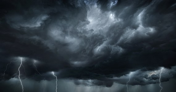 Instytut Meteorologii i Gospodarki Wodnej wydał ostrzeżenie pierwszego stopnia przed burzami z gradem dla dwóch podhalańskich powiatów: nowotarskiego i tatrzańskiego (woj. małopolskie). Ostrzeżenie obowiązuje w sobotę, do godziny 20.