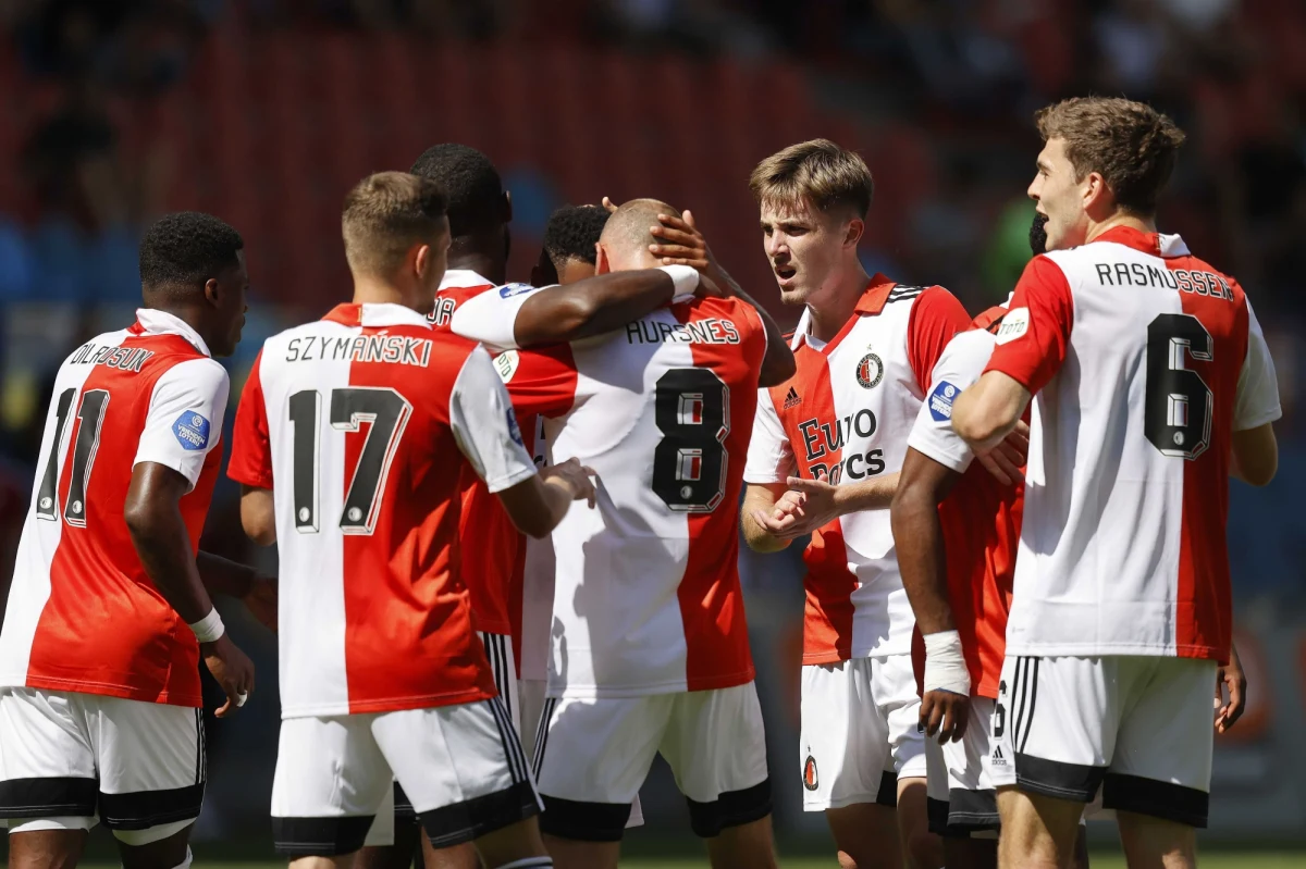 Piłkarz reprezentacji Polski Sebastian Szymański udanie zadebiutował w ekstraklasie holenderskiej. Zanotował dwie asysty przy dwóch pierwszych bramkach dla Feyenoordu Rotterdam w wygranym 5:2 wyjazdowym meczu z Vitesse Arnhem w 1. kolejce rozgrywek.