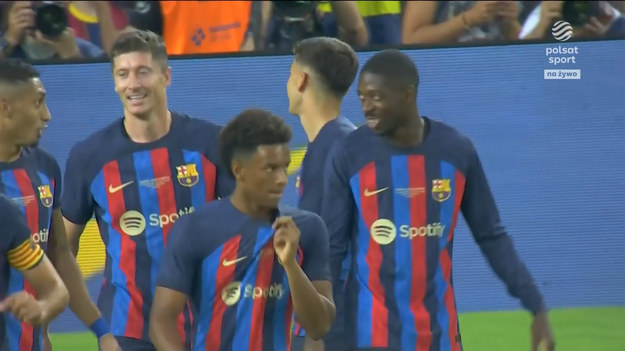 Robert Lewandowski spełnił życzenia kibiców Barcelony, który tłumnie przybyli na Camp Nou zobaczyć pierwszego gola Polaka w barwach "Blaugrany". W dodatku "Lewy" nie pozwolił im długo na to czekać. Ledwo wybrzmiał pierwszy gwizdek, a on już poderwał trybuny.


Wyjściowe składy spotkania:

FC Barcelona: Ter Stegen - Sergi Roberto, Araujo, Éric Garcia, Balde - Pedri, Busquets, Gavi - Dembélé, Lewandowski, Raphinha.

Pumas: Julio Gonzalez - Pablo Bennevendo, Arturo Ortiz, Nicolas Freire, Adrian Aldrete - Dani Alves, Higor Meritao, Leonel Lopez - Eduardo Salvio, Juan Dinenno, Gustavo Del Prete

