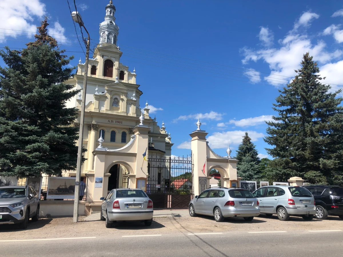 "Nie pamiętamy tutaj tak smutnej niedzieli" - mówią mieszkańcy mazowieckiej gminy Jedlnia-Letnisko pod Radomiem o tragicznym wypadku polskiego autokaru w Chorwacji. Wśród osób, które jechały autobusem było pięciu mieszkańców z tej gminy.