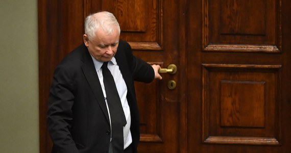 "Wprowadzenie w Polsce euro oznaczałoby radykalne zubożenie Polaków, wielkie ich obrabowanie" - powiedział w wywiadzie dla tygodnika "Sieci" szef PiS Jarosław Kaczyński. Dodał, że własna waluta to jeden z atrybutów niepodległości.
