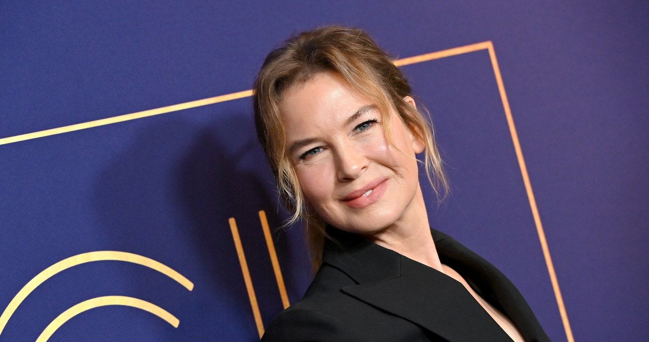 O Renée Zellweger swego czasu głośno było z powodu wyraźniej zmiany wyglądu. Fani gwiazdy krytykowali ją za to, że poddała się odmładzającym zabiegom, przez które w pewnym momencie przestała przypominać samą siebie. Aktorka przekonywała wówczas, że nie korzystała z usług chirurgów plastycznych. Dziś apeluje do kobiet, by nie sięgały po produkty i zabiegi odmładzające.