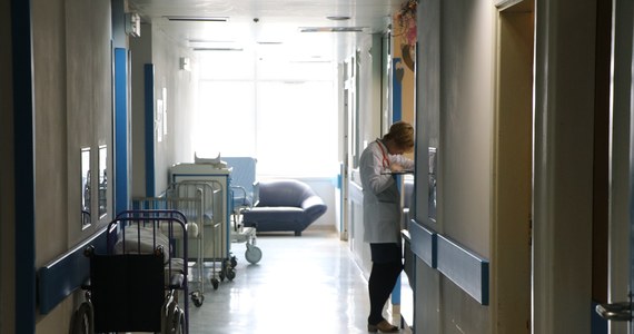 Od 180 do nawet 700 tys. złotych miesięcznie brakuje w niektórych szpitalach w Śląskiem na zrealizowanie podwyżek dla pracowników, które przyznał im rząd. Jak mówią szefowie szpitali z regionu, pieniędzy z Narodowego Funduszu Zdrowia nie wystarczy.