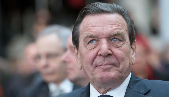 Niemcy: Gerhard Schröder pozostanie w SPD