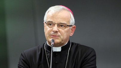 Oskarża biskupa świdnickiego o molestowanie. Hierarcha zaprzecza
