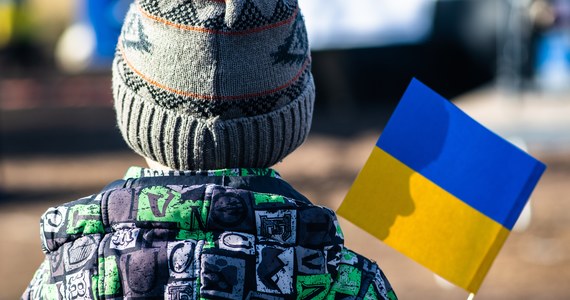 Okupanci zamierzają w najbliższym czasie nielegalnie deportować do Rosji 104 dzieci z zajętych terenów obwodu ługańskiego na wschodzie Ukrainy; są to plany przedstawione przez rosyjską rzeczniczkę praw dziecka Marię Lwową-Biełową - powiadomił w poniedziałek lojalny wobec Kijowa szef władz Ługańszczyzny Serhij Hajdaj.