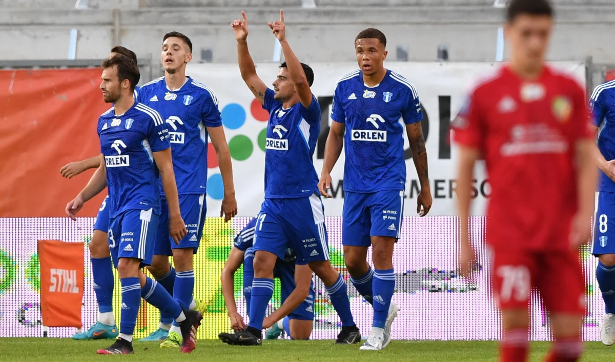 Piłkarze Wisły Płock pokonali Miedź Legnica 4:1 na zakończenie 4. kolejki i z kompletem 12 punktów prowadzą w tabeli Ekstraklasy. Czwarta wygrana nie przyszła "Nafciarzom" łatwo, a końcowy wynik może być nieco mylący.