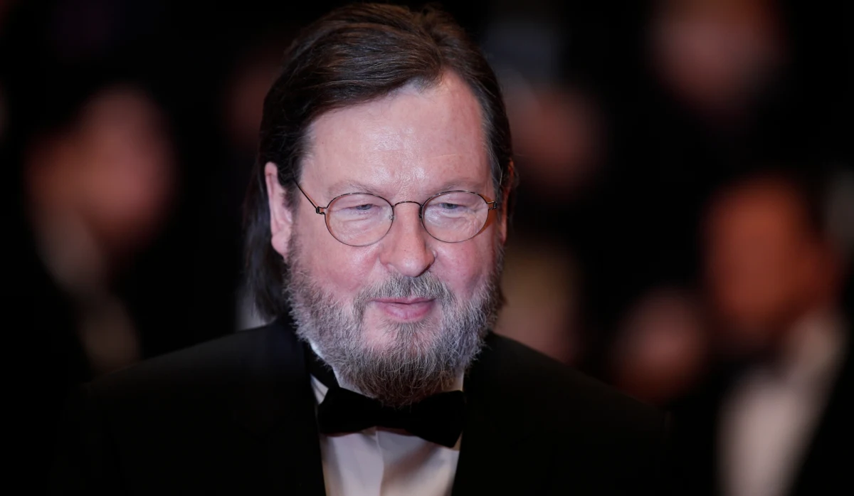 ​Duński reżyser filmowy Lars von Trier cierpi na chorobę Parkinsona - poinformowała należąca do artysty wytwórnia Zentropa. W związku z tym filmowiec ograniczył udział w promocji swojego najnowszego serialu "Kingdom Exodus".