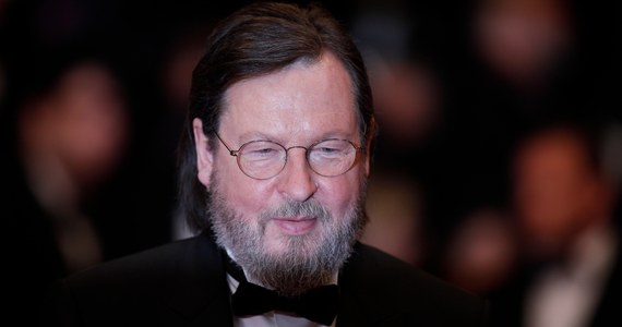 ​Duński reżyser filmowy Lars von Trier cierpi na chorobę Parkinsona - poinformowała należąca do artysty wytwórnia Zentropa. W związku z tym filmowiec ograniczył udział w promocji swojego najnowszego serialu "Kingdom Exodus".