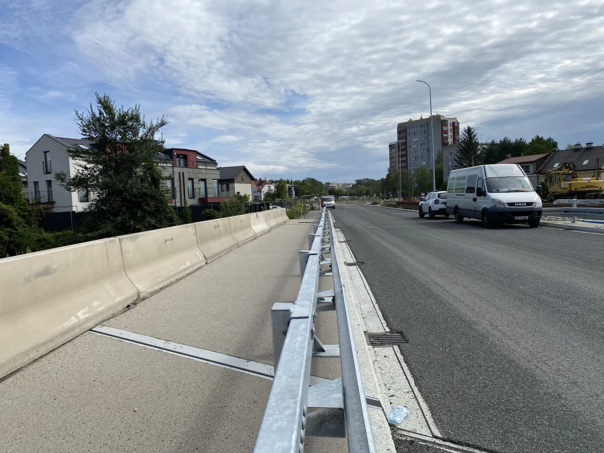 Od 13 sierpnia zmieni się organizacja ruchu na ul. Pachońskiego, na odcinku od Zielińskiej do skrzyżowania Siewna – Mackiewicza.  Częściowo nieprzejezdna ma być Mackiewicza, a jeden kierunek wprowadzony zostanie na Białoprądnickiej. Inaczej pojadą autobusy MPK. 