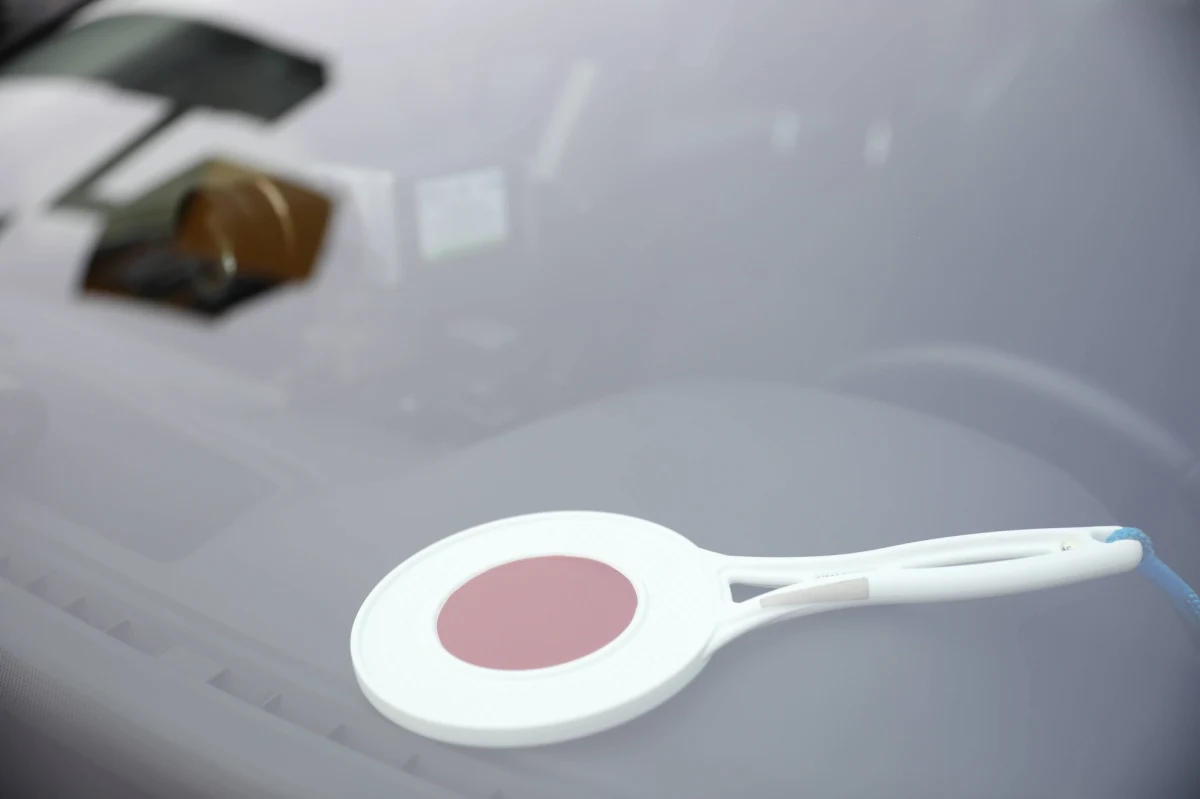 W pierwszym miesiącu wakacji fotoradary zarejestrowały 113,5 tys. przypadków przekroczenia dozwolonej prędkości - informuje Główny Inspektorat Transportu Drogowego. Najwięcej, 2,7 tys. przekroczeń, zarejestrował odcinkowy pomiar prędkości w Lubinie.