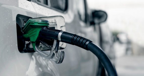 ​Na około 100 stacjach benzynowych na Węgrzech zabrakło paliw - informują media. To pokłosie regulacji cen w tym kraju. Związek właścicieli stacji apeluje do rządu o podniesienie limitów.